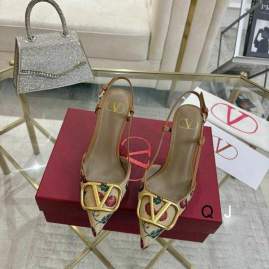 Picture of Valentino Shoes _SKUValentinosz35-40J111220313
